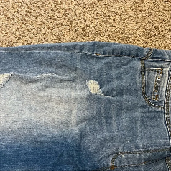 Coco & Carmen Jeans - Picture 5 of 6